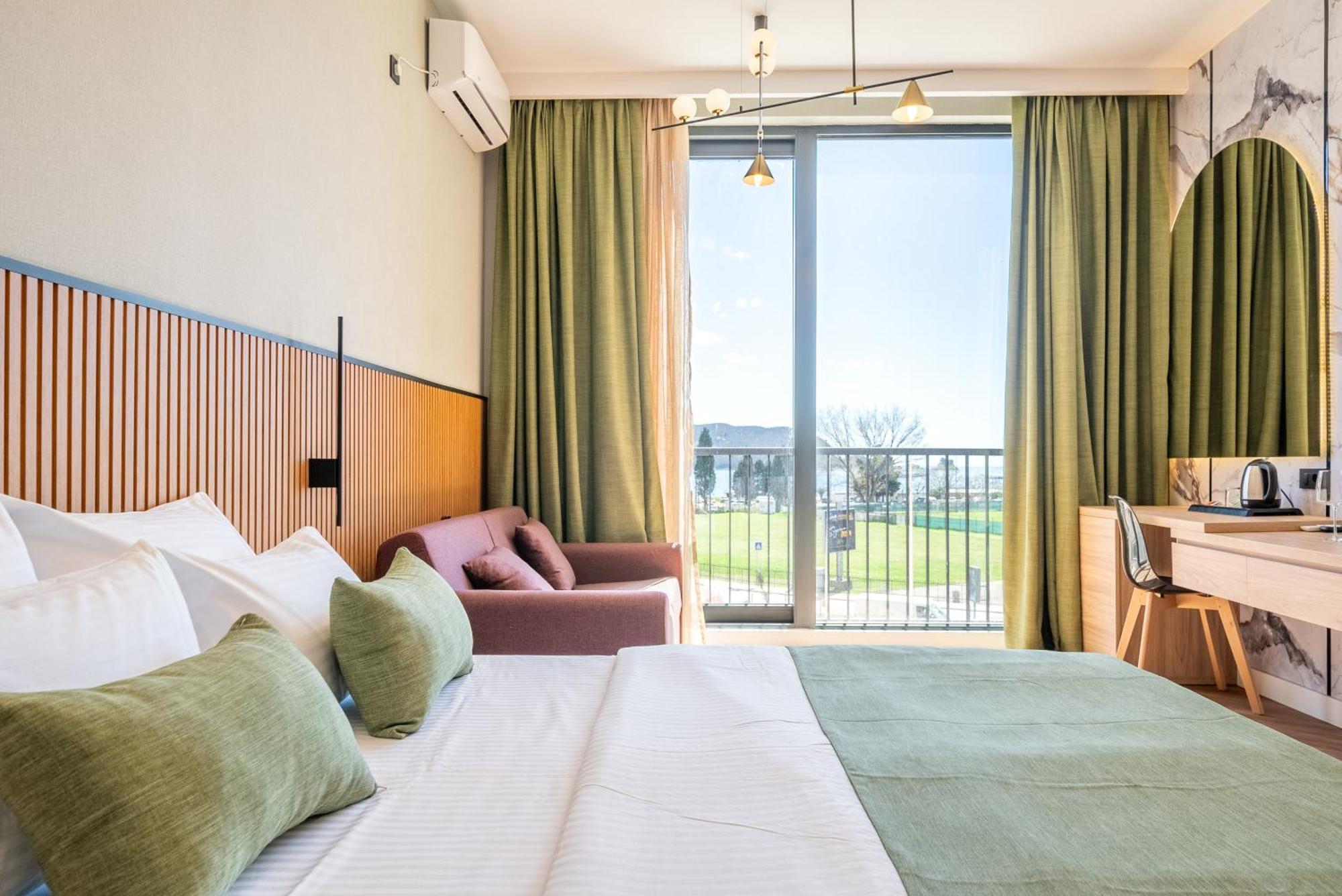 Hotel Millennium By Aycon บุดวา ภายนอก รูปภาพ