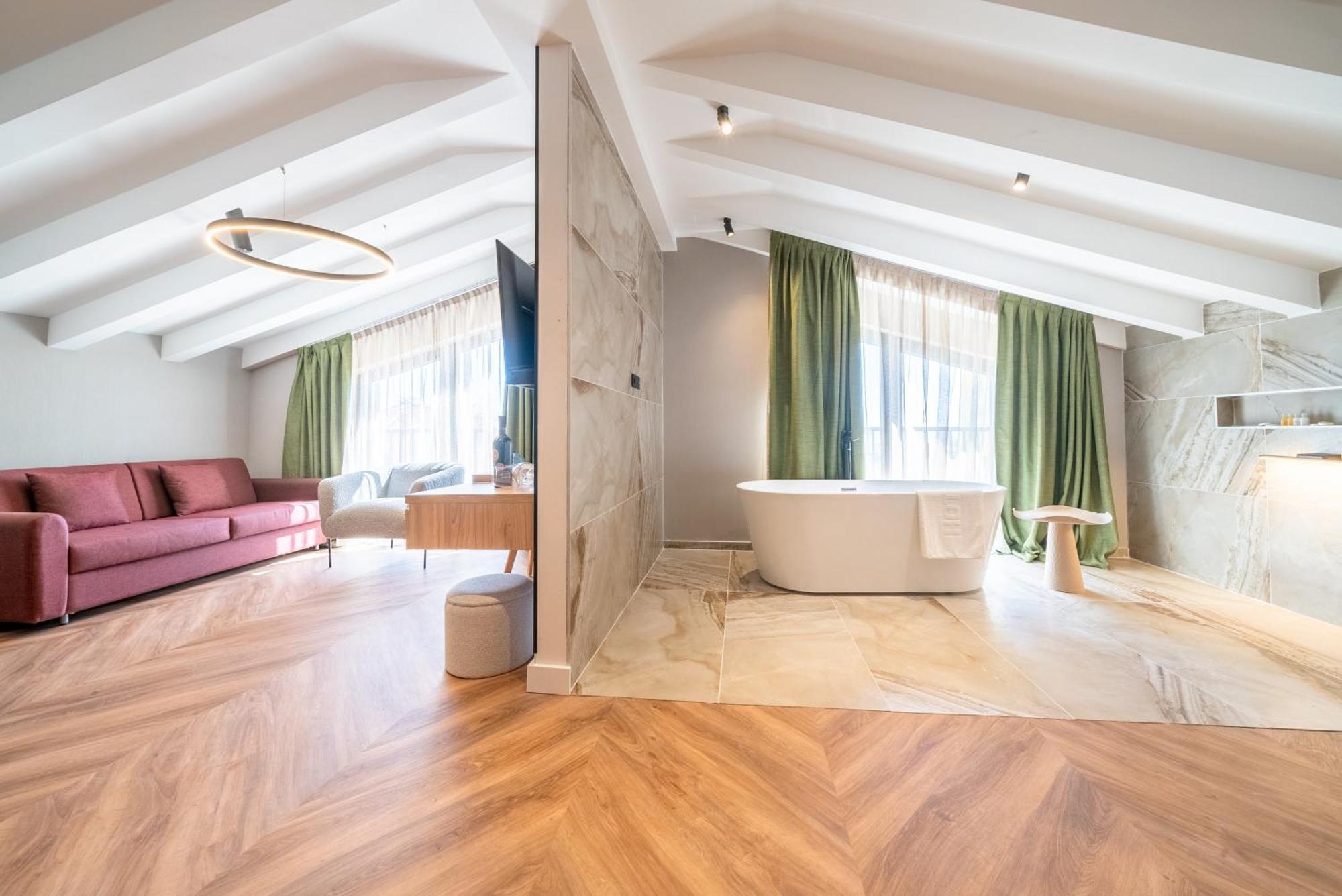 Hotel Millennium By Aycon บุดวา ภายนอก รูปภาพ
