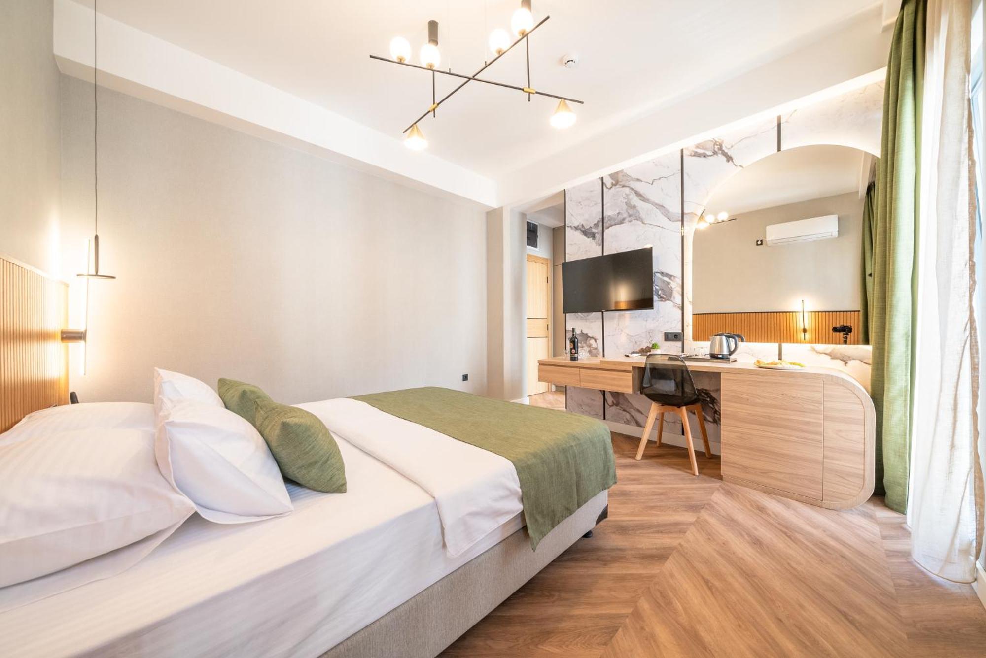 Hotel Millennium By Aycon บุดวา ภายนอก รูปภาพ
